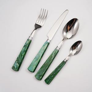 Ensemble de couverts en acier inoxydable de qualité supérieure, manches multicolores, lourds et robustes, pour services de restauration - Product Image 5