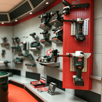 Étagère de présentation d'outils électriques en métal sur mesure pour magasin de détail, salle d'exposition de quincaillerie avec éclairage
