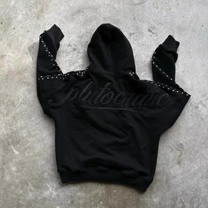 Sudadera con capucha con tachuelas de diamantes de imitación negros personalizados Hombres Streetwear Zip Up Hoodie con logotipo Algodón Venta al por mayor Tasa de fábrica Cantidad a granel Sudadera con capucha - Product Image 4