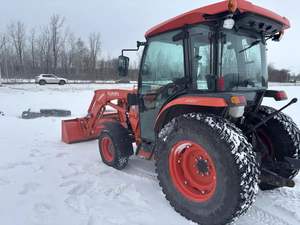 Tractor Kubota usado con cargador frontal a bajo precio - Product Image 3
