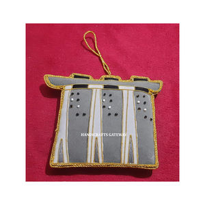 การออกแบบที่มีคุณภาพสูงดูงดงามการเย็บปักถักร้อย Zari รูปร่างสีเทาแบบสุ่มของประดับตกแต่งต้นคริสต์มาส - Product Image 1