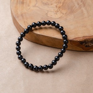 Bracelet en shungite avec 30 perles rondes polies de 0,24 po (6 mm) sur élastique, taille 16-17 - Product Image 1