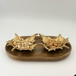 Nouveauté Bol décoratif pour fruits secs pour la décoration de Noël Design en feuille d'or en métal Design moderne et couleur or - Product Image 1