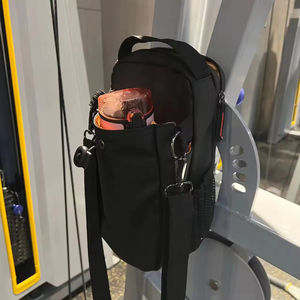 Sac de sport magnétique personnalisé de nouvelle conception fabriqué en usine avec bandoulière personnalisée et poche pour bouteille d'eau - Product Image 6