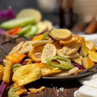 Délicieuses collations de légumes lyophilisés, légumes secs, chips de légumes mélangés déshydratés, provenant de l'usine du Vietnam