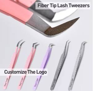 Pinzas de pestañas con punta de fibra de acero japonés con patrón de agarre de diamante antideslizante anticorrosivo LashPlus - Product Image 3