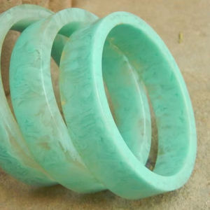 Colores 62mm interior patrón Irregular verde marrón resina acrílico brazaletes pulseras para mujeres mano en joyería de muñeca - Product Image 1