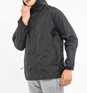 Veste coupe-vent en polyester pour homme sur mesure avec logo imprimé en satin de haute qualité, capuche - Vêtement de course d'hiver tendance - Product Image 3
