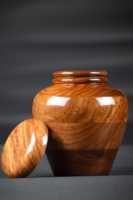 Mayorista Mejor Alta calidad Big Pet Cenizas Ataúdes Estilo americano Urna de madera grabada Personalizado ODM Urna de cremación para adultos