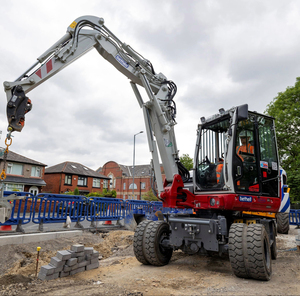 Mini-excavatrice sur pneus Takeuchi TB370W d'origine en gros, 7T, pelle hydraulique pour travaux de construction, travaux routiers, aménagement paysager, équipement HD - Product Image 1