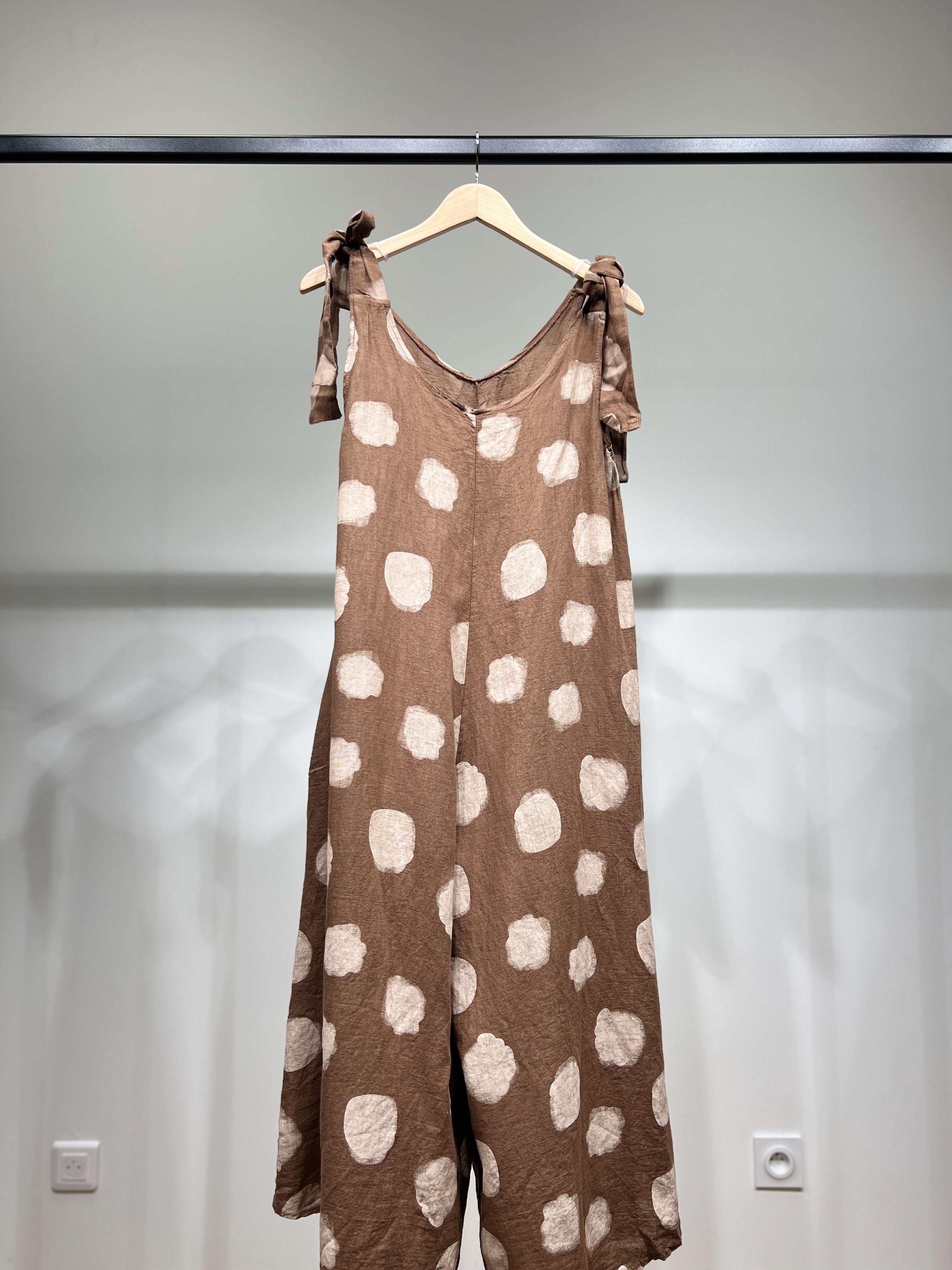 สีน้ำตาล