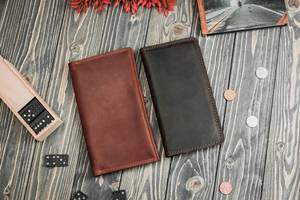 Portefeuille pour hommes de luxe personnalisé de l'usine ALW Porte-cartes portable à bouton en cuir véritable vintage avec LOGO-LW02 personnalisé - Product Image 4