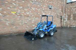 Nouveau mini chargeur sur chenilles 8.4SK avec fourche à palettes, moteur, boîte de vitesses, pompe et composants principaux inclus à vendre - Product Image 6