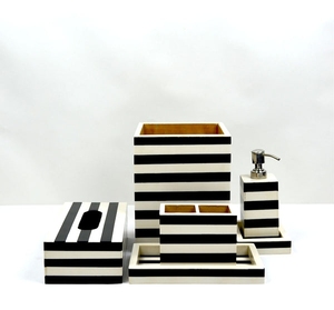 Ensemble d'accessoires de salle de bain de luxe en résine, cinq pièces, écologiques, imperméables, avec plateau et porte-savon à bas prix - Product Image 1