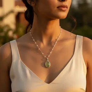 Collier en argent 925 avec pendentif en pierre précieuse verte pour femmes, plaqué or rhodié, avec grenat, quartz, topaze, améthyste, chaînes en bois - Product Image 1