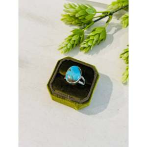 Anillo de Turquesa Kingman del Suroeste y Plata de Ley, Talla 10.75, con Engaste de Bisel Chapado en Oro Rosa y Oro de 18K sobre Acero Inoxidable, Regalo - Product Image 4