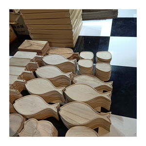 Plateau en bois rectangulaire multi-usages-Plateau de service rustique en rotin et osier avec poignées pour la cuisine, les collations et les boissons - Product Image 4