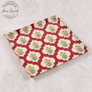 Bandeja decorativa de metal con estampado floral de esmalte vibrante para cenas elegantes, servicio festivo y decoración del hogar. - Product Image 1