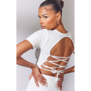 Ensemble deux pièces de vêtements de sport pour femmes-Top court à manches courtes avec dos ouvert à lacets et short de motard taille haute - Product Image 6