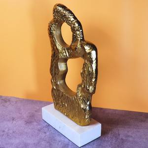 Décoration de table artistique de pièce maîtresse unique en or de qualité supérieure pour l'affichage de bureau à domicile - Product Image 5