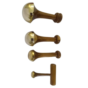 Masseur corporel Kansa en bois et laiton, fait main, durable, écologique, avec techniques ayurvédiques, pour la détoxification et la relaxation ayurvédique, vente en gros - Product Image 1