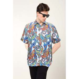 YASH GALLERY Camisa de poliéster regular con estampado abstracto para hombre Tallas de 30 pulgadas de longitud Opciones multicolores disponibles - Product Image 1