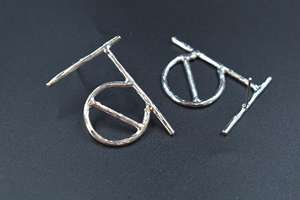 Boucles d'oreilles en laiton argenté à la mode populaire mot hindi boucles d'oreilles en argent doré pour les femmes - Product Image 4