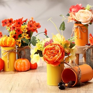 Vases à fleurs vintage en fer forgé tendance et très demandés, avec poignées et finition galvanisée, pour décorations de Pâques - Product Image 6