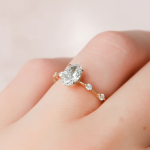 Anillo de compromiso de oro blanco con diamante cultivado en laboratorio de corte ovalado clásico certificado IGI de 1CT para mujer, regalo, fiesta de boda y Aniversario - Product Image 6