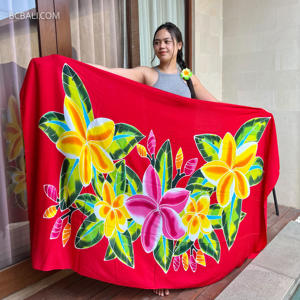 Collection été : vêtements de plage, sarongs en rayonne peints à la main, motifs floraux uniques, parfaits pour une escapade tropicale élégante. - Product Image 3