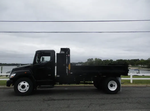 ¡COMPRA AHORA! Manipuladores de Servicio Pesado para Camiones Volquete HINO338 de 12 Pies y 260 HP del 2013 con Caja de Herramientas - Listos para Enviar. - Product Image 4