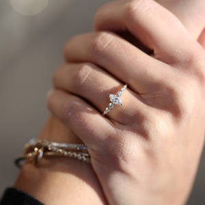 Anillo de compromiso CZ con corte Marquesa de 10x5mm | Anillo de bodas de oro blanco para Mujer | Anillo de promesa nupcial de banda delgada joyería de aniversario - Product Image 4