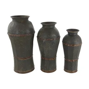 Urn Design Floor Vase Set Of 3 Traz um toque de Old Time Vibes Anywhere You Place It Showcase Your Favorite Floral Arrangements
