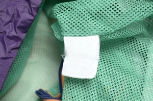 Personalizado hombres ligeros con capucha forro de malla ropa deportiva pulóver chaqueta cortavientos al por mayor de nylon chaqueta a prueba de viento - Product Image 5