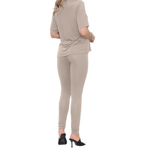 ชุดเสื้อยืดและกางเกงเลกกิ้งสำหรับผู้หญิงแห้งเร็วระบายอากาศลายพื้นปรับแต่งโลโก้ได้ตามต้องการ - Product Image 6