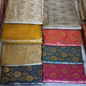 Tela de brocado de seda 100% al por mayor, Jacquard personalizado de alta calidad para vestido de moda de lujo y tapicería, artesanía de colores vibrantes - Product Image 1