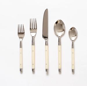 Ensemble de couverts en métal attrayant avec poignée en résine blanche poli miroir pour les fêtes de restaurant ensembles de couverts de décoration de table - Product Image 6