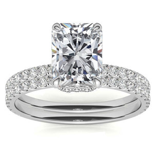 Anillo de Compromiso SHREYA DIAM con Moissanita de Corte Radiante, Plata 925 con Baño de Rodio, Engaste Invisible, Banda Pavé, Estilo Minimalista para Mujer - Product Image 6