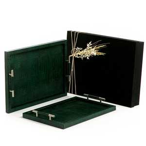 Bandeja para servir desayuno de madera rústica al por mayor tamaño personalizado uso doméstico con cubertería de cuero dorado calidad especial - Product Image 6