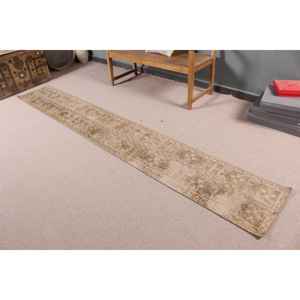 Alfombra Turca Vintage de Lana Marrón, 1.5x10.7 pies - Product Image 1