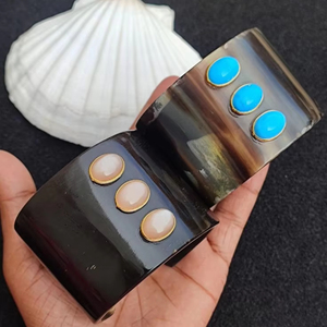 กำไลข้อมือวัวเขาวัวรูปเขาควายทำมือเครื่องประดับแฟชั่นธรรมชาติสำหรับผู้ชายผู้หญิงของขวัญจากหินหลักไข่มุก - Product Image 1