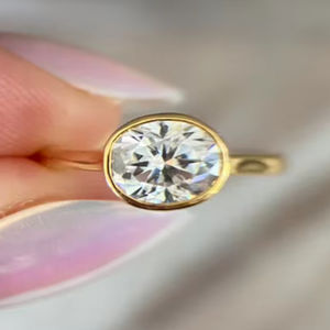 Bague en argent 925 avec diamant moissanite de 1 carat, taille ovale, édition E2W, certifiée IGI, pour fiançailles, fêtes ethniques - Product Image 1