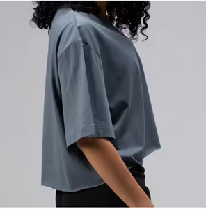 Haut court confortable pour femme, décontracté, ample, pour le sport, col rond, motif uni, logo, pour vêtements de fitness d'été - Product Image 3