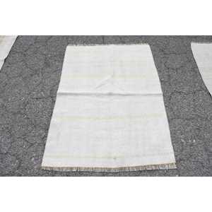 Tapis vintage 3x4,1 pieds, petit tapis turc, tapis à bordure blanche - Product Image 1