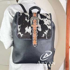 กระเป๋าเป้หนังวัวสะพายหลังมือความจุขนาดใหญ่กระเป๋าเดินทางสไตล์ตะวันตกพร้อมสายรัดเครื่องมือและหัวเข็มขัด - Product Image 1