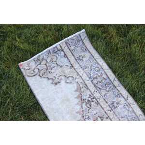 Petit tapis turc écologique vintage en laine blanche patchwork avec envers en latex 1,7x3,2 pi (51x98 cm) - Product Image 5