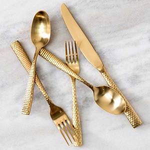Nouvelle vente en gros de couverts à long manche plat de luxe rustique doré couverts en acier inoxydable ensemble de couverts de mariage - Product Image 2
