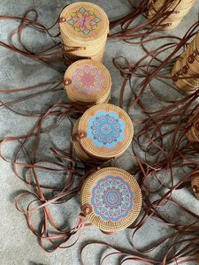 กระเป๋าถือสตรีหวาย2025: เป็นมิตรกับสิ่งแวดล้อม, เหมาะกับอายุที่ต้องมีเน้นด้วยผ้าพันคอพู่ประดับและปิดด้วยเชือก - Product Image 6