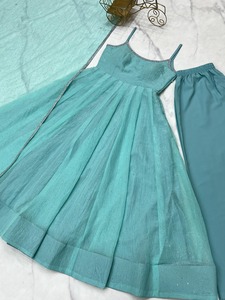 Robe Anarkali en tissu de soie croustillante de qualité supérieure pour femmes ensemble Kurti Sirozski Stone Work ensemble de costume long ethnique pour les fonctions - Product Image 5