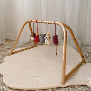 Gymnase d'activités en rotin naturel très vendu pour les nouveau-nés, bon prix, gymnase d'activités en bambou pour bébé et jouets - Product Image 3